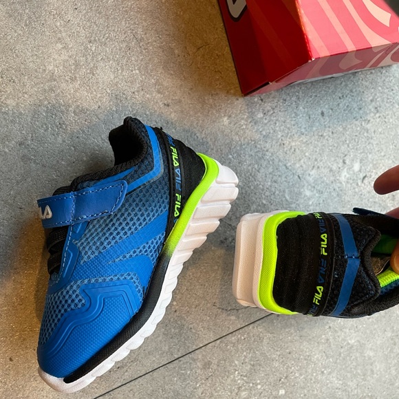 Baby Fila shoes - Picture 2 of 5